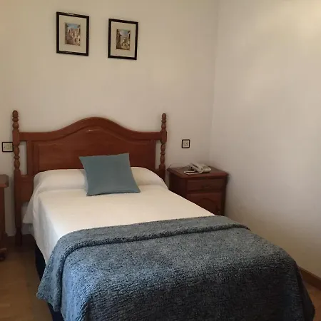 Hotel Trespalacios Panes