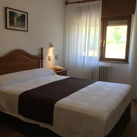 Trespalacios Hotel 2*