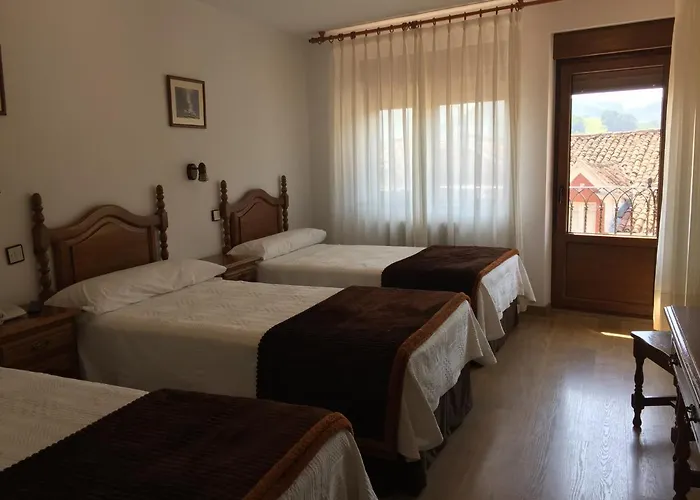 Hotel Trespalacios