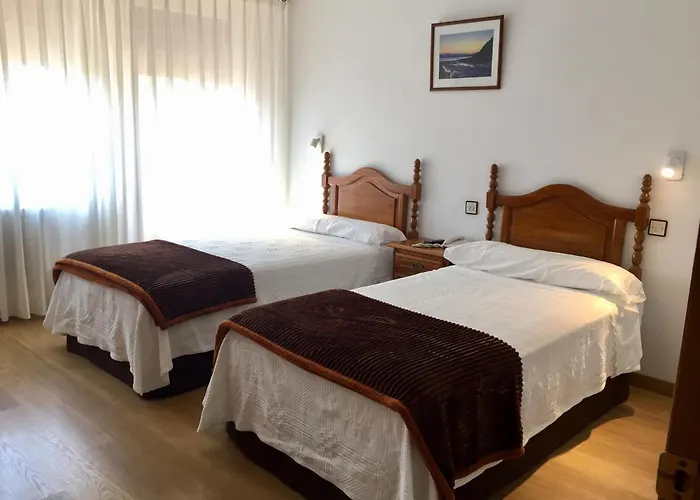 Hotel Trespalacios Panes